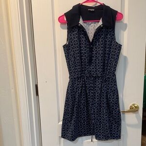 Talbots pocketed Navy and White snap front drawstring waist Women’s dress.